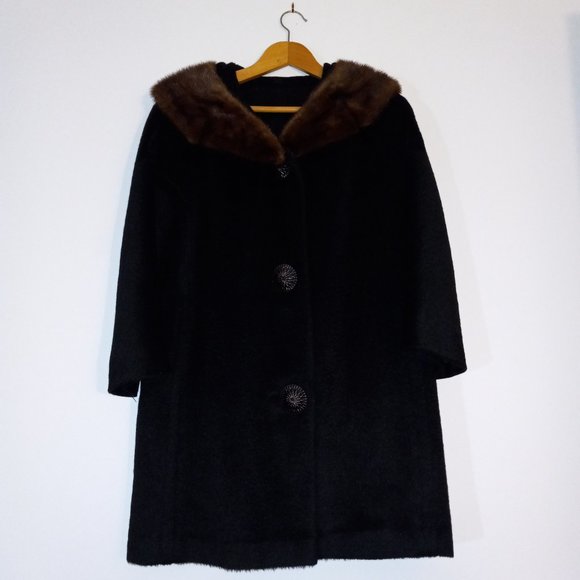 Vintage 1960s black A-line wool coat, three large buttons, faux fur collar - Picture 1 of 16